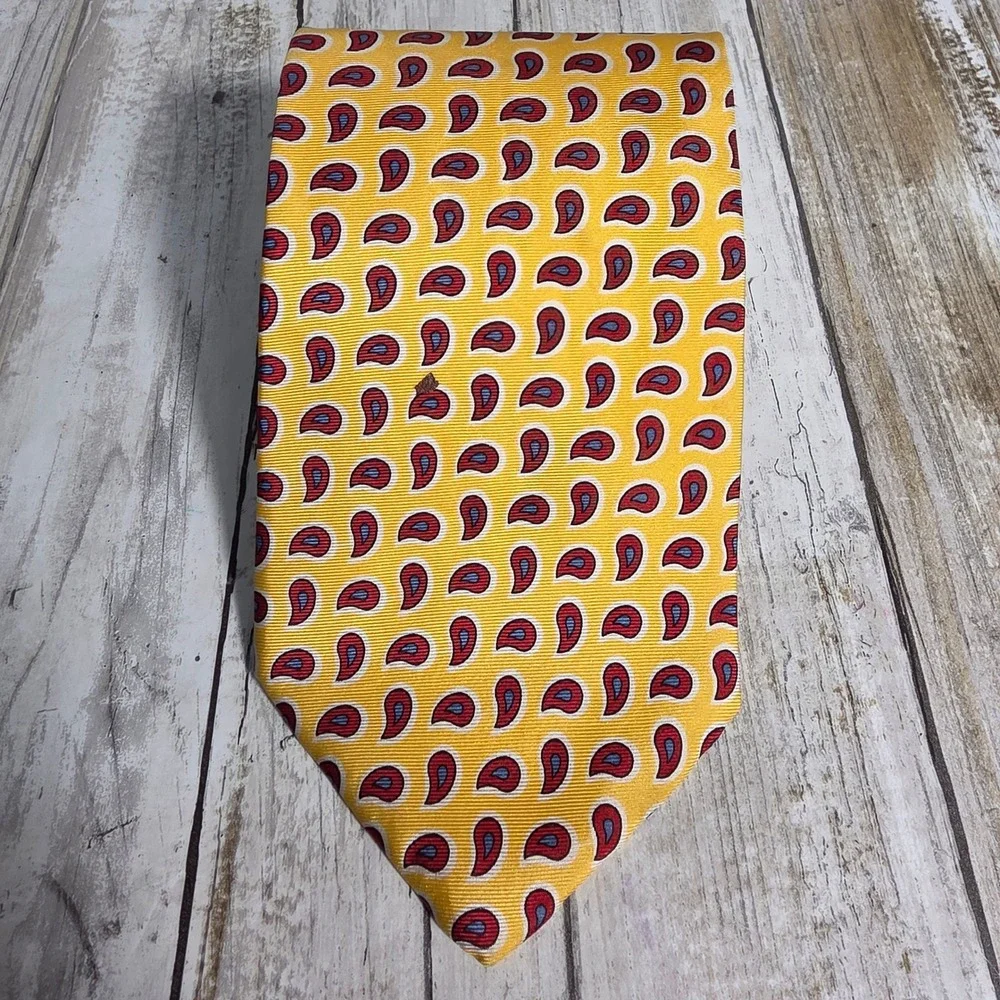 Brooks Brothers Makers Yellow Silk Paisley Teardrop Necktie Made in USA Mens